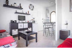 Lovely studio apartment with panoramic sea views in La Duquesa