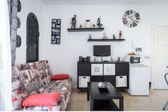 Lovely studio apartment with panoramic sea views in La Duquesa