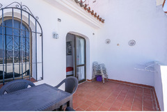 Lovely studio apartment with panoramic sea views in La Duquesa