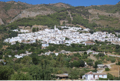 Middle Floor Apartment in Casarabonela