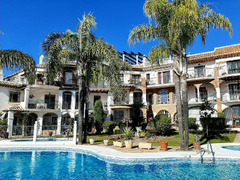 Sunny and bright apartment for sale in  in Mijas Golf, Costa del Sol