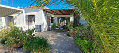 Detached Villa in Almogía