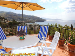 House with stunning views available to rent