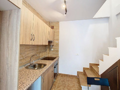 New Townhouse in the Center El Burgo