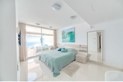 Modern contemporary style penthouse for sale in Benalmadena