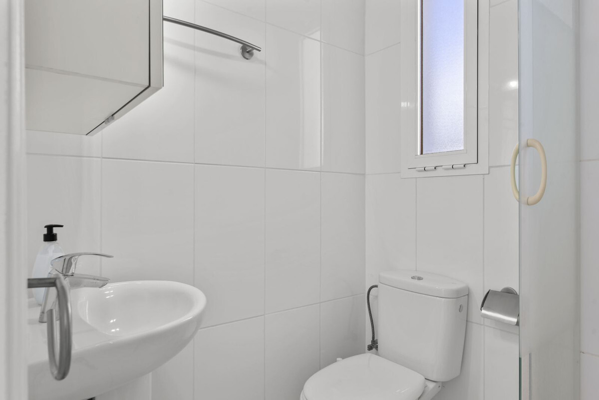 Top floor flat with sea view, Lamma Island - Flats for Rent in Hong ... - Top Floor Apartment With View