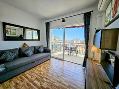 Middle Floor Studio in Torremolinos Centro