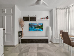 Lovely beachfront studio apartment in San Luis de Sabinillas