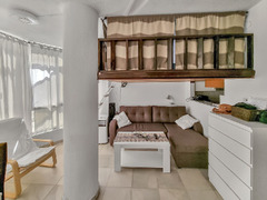Lovely beachfront studio apartment in San Luis de Sabinillas
