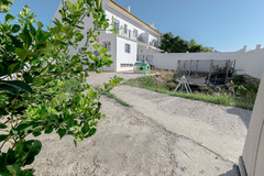 Townhouse in San Pedro de Alcantara with 3  floors + basement