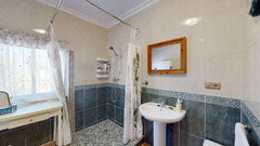 Detached 4 Bed 2 Bath Villa with pool