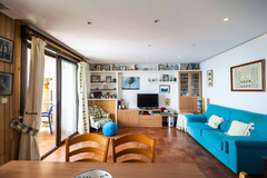 Impresionante Piso con Amplia Terraza y Vistas Panorámicas al Mar.