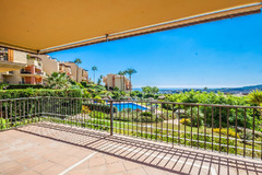 Apartment For Sale in Los Arqueros, Costa del Sol