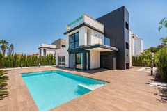 Property in Spain. New villa close to beach from builder in La Manga,Costa Calida,Spain