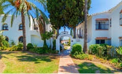 Apartment For Sale in El Paraiso, Costa del Sol