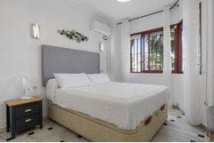 Apartment For Sale in Calahonda, Costa del Sol
