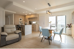 Penthouse with sea views