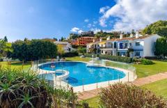 Apartment For Sale in Benahavís, Costa del Sol