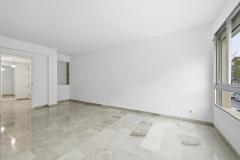 Beachside apartment for sale in Fuengirola
