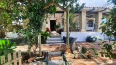 Independent cortijo with sea views — 10 min walk to the beach