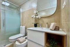 Penthouse with large terrace , sea view, and only 350 m to the beach for sale in Torrevieja