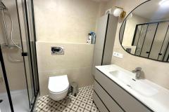For sale newly renovated top floor with large roof terrace in Torrevieja