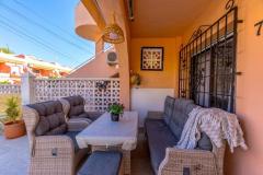 Ground floor corner apartment with large garden in La Rosaleda, Torrevieja