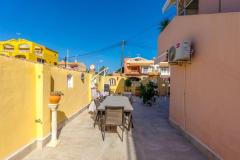 Ground floor corner apartment with large garden in La Rosaleda, Torrevieja