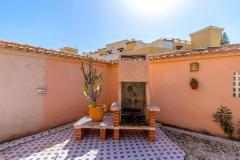 Ground floor corner apartment with large garden in La Rosaleda, Torrevieja