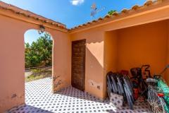 Ground floor corner apartment with large garden in La Rosaleda, Torrevieja