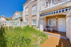 For sale cozy ground floor with terrace/garden, only 20 min walk to Playa de La Mata