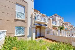 For sale cozy ground floor with terrace/garden, only 20 min walk to Playa de La Mata