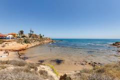 For sale cozy ground floor with terrace/garden, only 20 min walk to Playa de La Mata