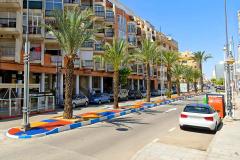 Renovated and bright apartment with only 450 m to Playa del Cura for sale in Torrevieja