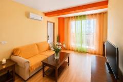 Renovated and bright apartment with only 450 m to Playa del Cura for sale in Torrevieja