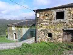 21006ORT: Traditional stone house near Ortigueira and the beach