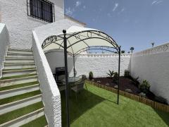 Cozy bungalow for sale in the El Limonar, Torrevieja