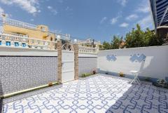 For sale well-maintained townhouse in ParqueMar III only 500 m to Playa de la Mata