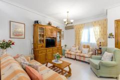 For sale well-maintained townhouse in ParqueMar III only 500 m to Playa de la Mata