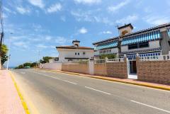 For sale well-maintained townhouse in ParqueMar III only 500 m to Playa de la Mata