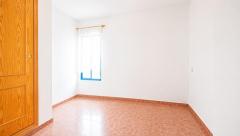 Renovated 3-bedroom apartment with terrace for sale in Torrevieja