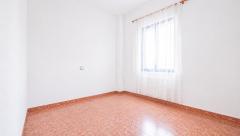 Renovated 3-bedroom apartment with terrace for sale in Torrevieja