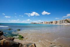 Renovated 3-bedroom apartment with terrace for sale in Torrevieja