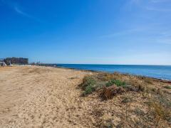 Renovated 3-bedroom apartment with terrace for sale in Torrevieja