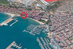 For sale stylishly renovated apartment directly on the beach in Torrevieja