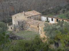 Finca with beautiful farmhouse bathed by the river Matarraña