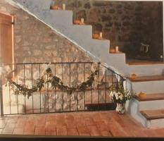 Finca with beautiful farmhouse bathed by the river Matarraña